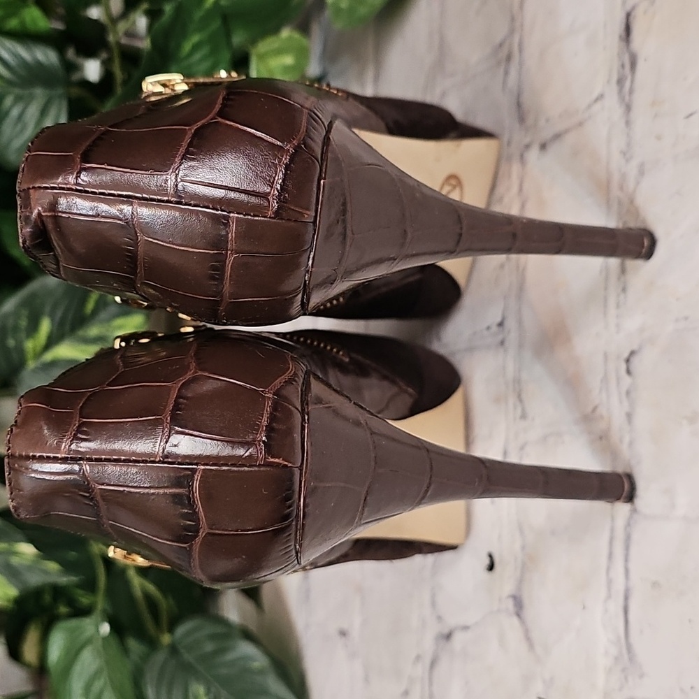 Michael Kors Brown EUC Croc Embossed Leather and Suede Heeled Boots - Picture 4 of 13